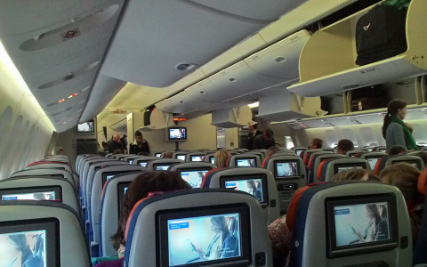 Пассажирка самолета в Бангкок, попавшего в воздушную яму: "Все приготовились умирать, был ад"