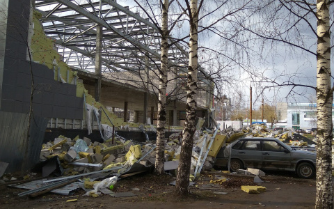 Прокуратура Кировской области выяснит, почему рухнула стена спорткомплекса