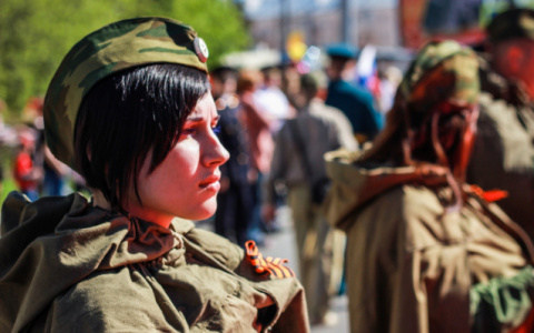 Правила ношения георгиевских ленточек ужесточили в России