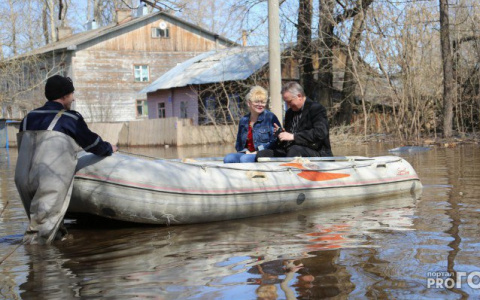 Половодье в Кирове: будет решаться вопрос о вводе режима ЧС