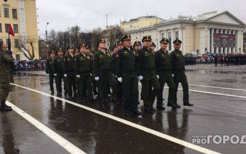 Что обсуждают в Кирове: парад на площади и фейерверк