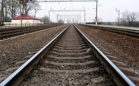 У нововятского переезда нашли тело молодого человека