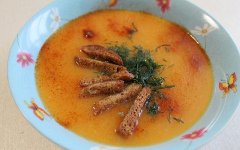 Готовим фигуру к лету: овощной суп-пюре из тыквы