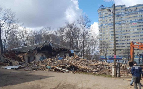 В Кирове сносят больничный городок за "Алыми парусами"