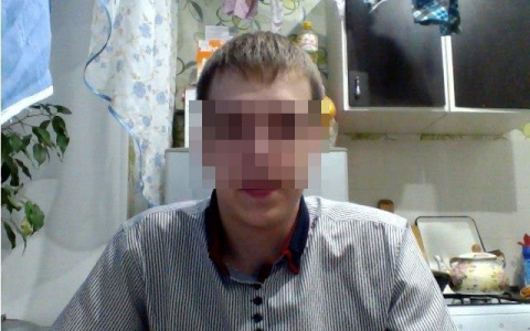 В Кировской области во дворе дома нашли тело 23-летнего парня