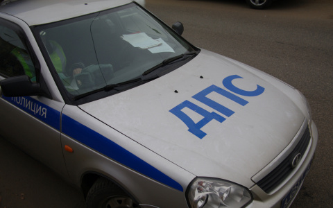 В Кирове пьяный водитель предложил автоинспектору взятку в 1100 долларов