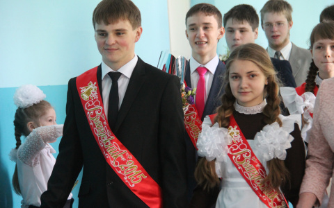 Перед выпускными кировские школы обыщут полицейские с собаками