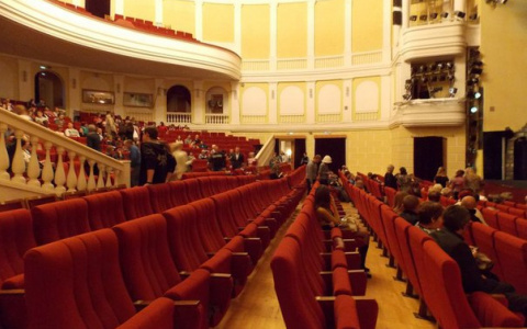 Защитники интеллектуальной собственности подали на кировские театры в суд