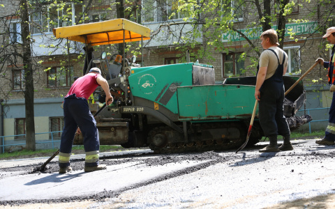 В Кирове ремонт дорог идет на 12 улицах: что рассказали о работах в ДДХ?