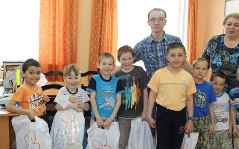 Центры диагностики и лечения «Лайт» поздравили малышей Кирова и Кирово-Чепецка