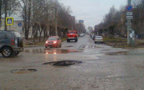 Ремонт кировских дорог приостановили из-за дождя