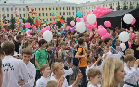 Стала известна стоимость света и звука на празднике в честь Дня города