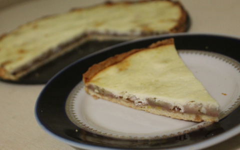 Банановый пирог с лимонным кремом: необычный десерт