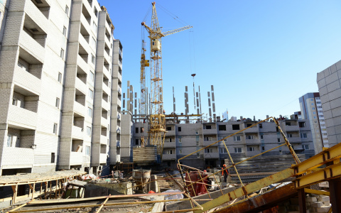 Игроки кировской "Родины" работают на стройке, чтобы прокормить семью