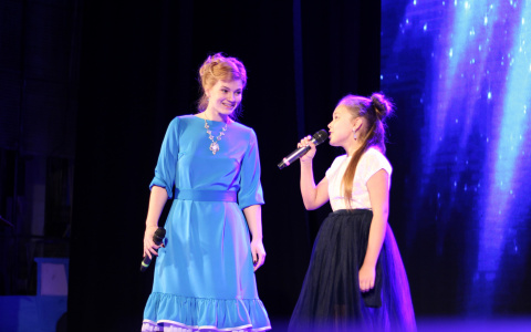 Фоторепортаж: в Кирове состоялся фестиваль-конкурс «Ее величество-семья»