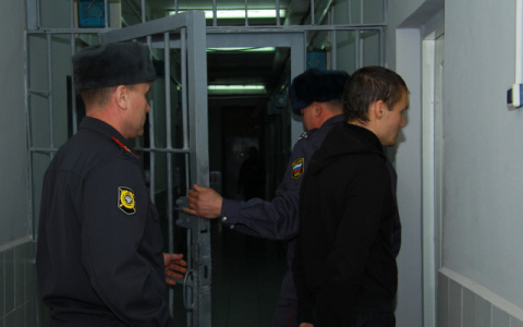 Кировчанин незаконно лишил свободы свою бывшую возлюбленную