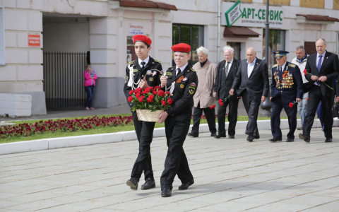 Сотни кировчан приняли участие в акции «Свеча памяти» у Вечного огня