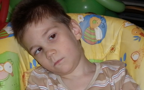 10-летний Арсений из Кирова мечтает научиться ходить и говорить