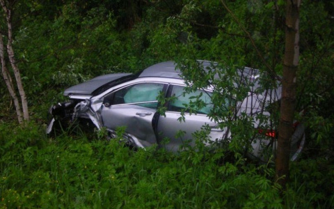 В Кировской области водитель иномарки уснул за рулем и врезался в "Ладу"