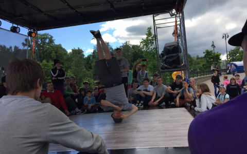 На набережной Грина прошел фестиваль уличных культур "Кипяток"