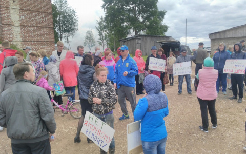 В Кировской области прошел митинг против ямочного ремонта дороги Юрья — Загарье