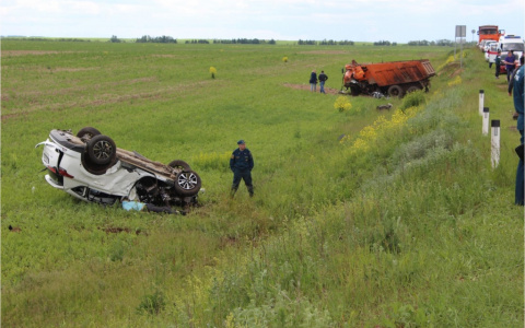 Очевидец описал ДТП на кировской трассе, где погибли депутат и его жена