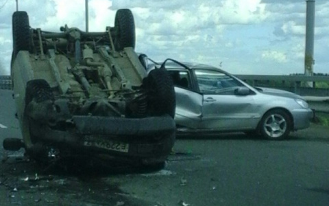 В Кирове на Новом мосту из-за серьезного ДТП перекрывали движение