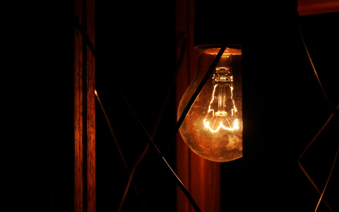 В понедельник в домах на 20 улицах Кирова отключат свет