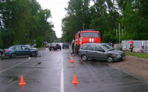 В ДТП на улице Проезжей пострадали трое детей