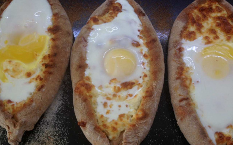 Хачапури по-аджарски: рецепт удивительно вкусной выпечки