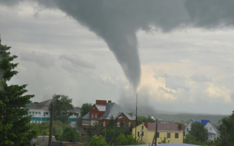 Синоптики сообщили о возможных смерчах в Кировской области