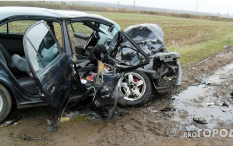 Четыре человека попали в больницу после жуткого ДТП на трассе Киров-Нижний