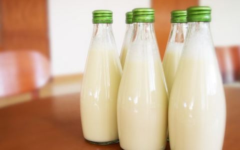 Два кировчанина заразились клещевым энцефалитом после выпитого молока