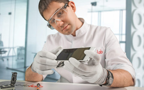 Инфографика: сколько стоит iPhone 7 на самом деле