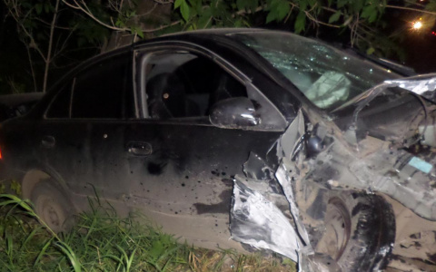 В Кирове «Нива» лоб в лоб столкнулась с Nissan: есть пострадавшие