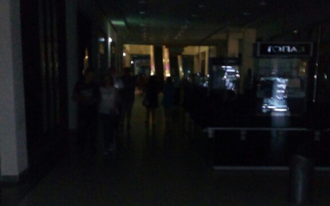 ЧП в торговом центре Jam Молл: из-за прорыва трубы первый этаж залило водой