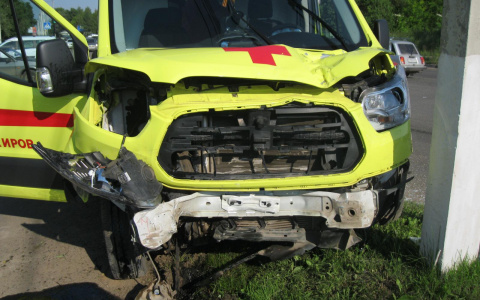 В ДТП с машиной реанимации на Щорса пострадали три человека