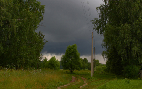 На Киров снова надвигается ураган с грозой
