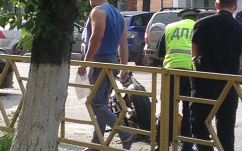 На Воровского автомобиль сбил мотоциклиста