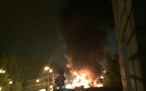 Ночью в Кирове полыхали два ларька на улице Воровского