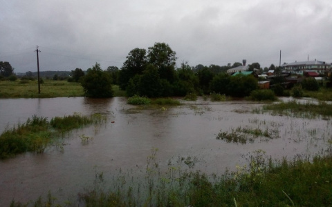 Сильные ливни в Кировской области вызвали мощный паводок