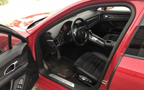 5 самых дорогих автомобилей в Кирове, которые выставлены на продажу