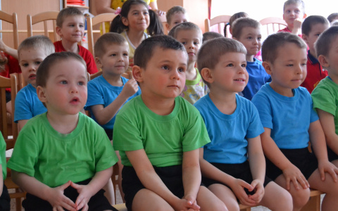 Поможем вместе: детям из малообеспеченных семей Кирова нужны канцтовары