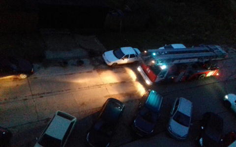 В Кирове вспыхнула квартира в новостройке из-за упавшего сверху окурка