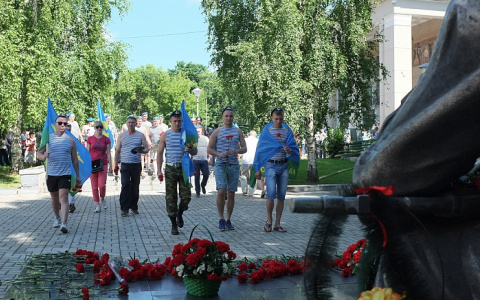Фоторепортаж: как в Кирове отметили День ВДВ