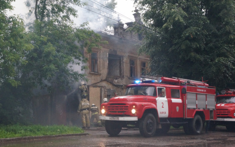 В Кирове четвертый раз за лето горел исторический дом