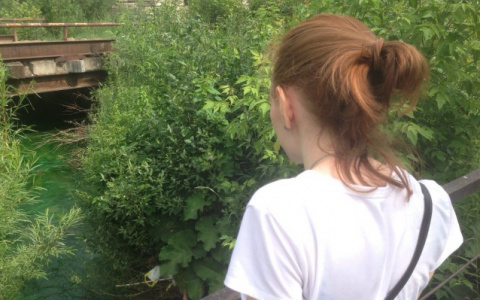 В Кирове вытащили девушку из болота