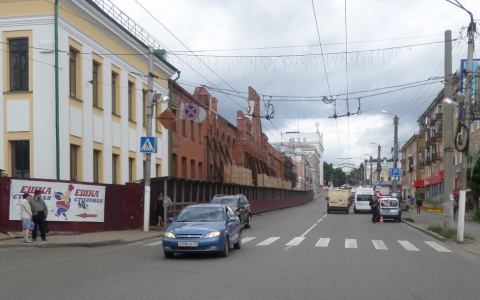 На опасном пешеходном переходе в центре Кирова сбили женщину