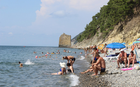 Более 16 тысяч кировчан слетали на юг: сколько стоят билеты в Сочи и Крым?