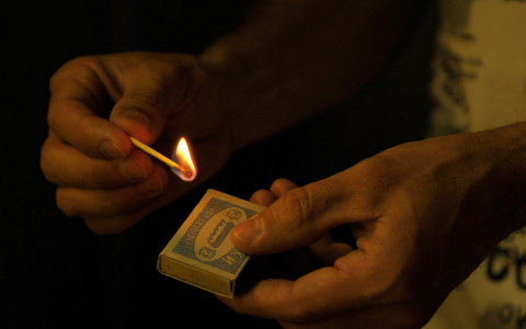 В Кирове двое мужчин, поссорившись с соседом, подожгли его машину